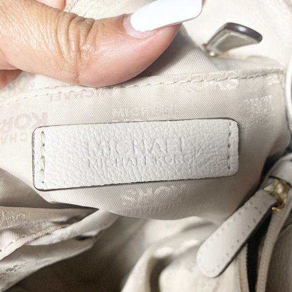 Michael Kors Fulton Leather Vanilla Chain Tote - Picture 6 of 8